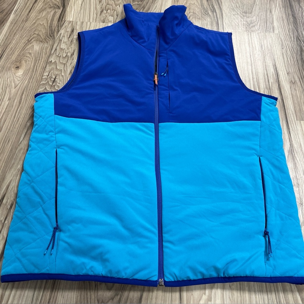 Vineyard Vines Golf Vest Performance Marine Air Medium Blue Ocean Reef $188 NWOT